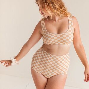 ARQ Wide Strap Bra in Carres